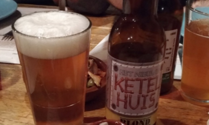 Het Nieuwe Ketelhuis Blond flesje en glas Het Nieuwe Ketelhuis Blond flesje en glas